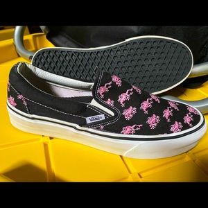 LIMITED EDITION Vans Shoes (EXCELLENT Condition)